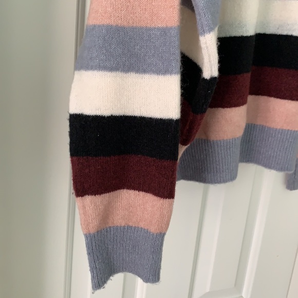 Large Striped Sweater white/black/blue/pink/maroon - Picture 4 of 4